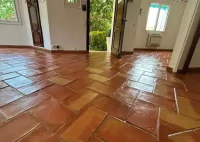 Rénovation et protection sol en terre cuite à Mandelieu